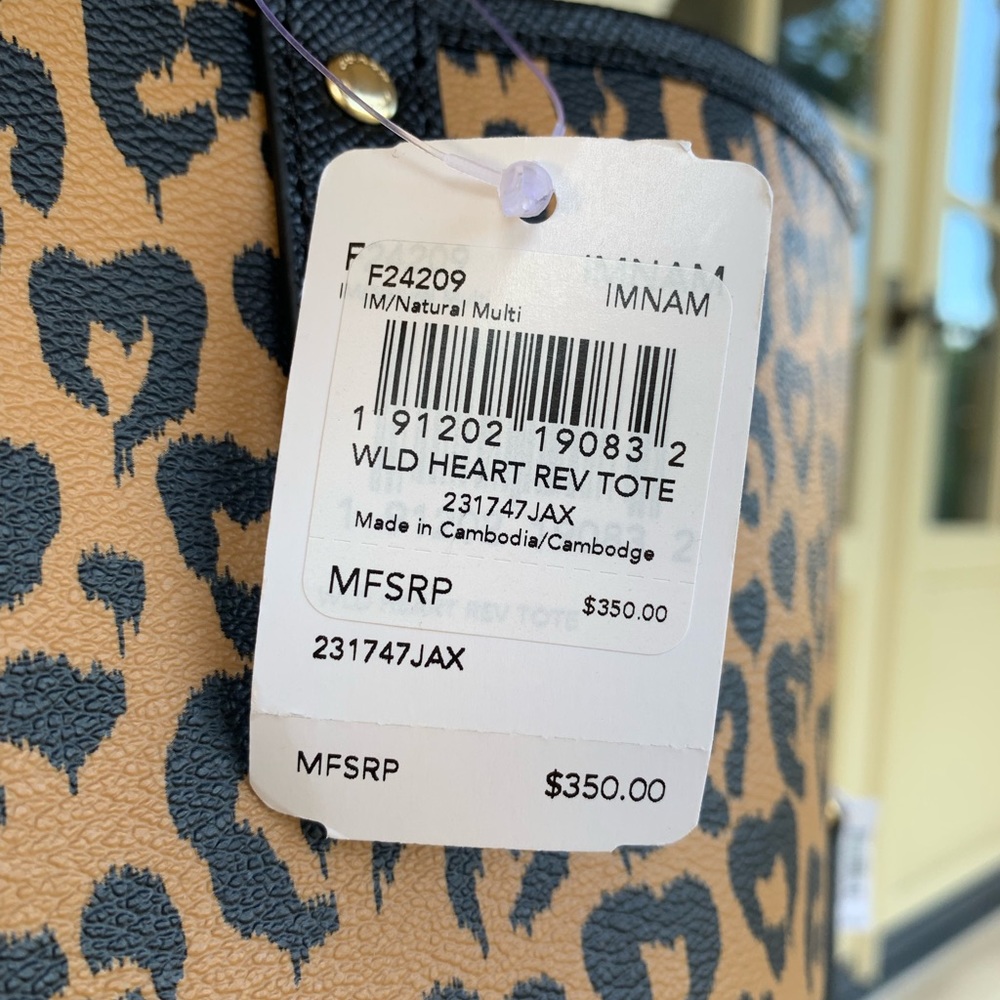 Nwt Coach wild Heart reversible Tote&wristlet - Picture 4 of 6